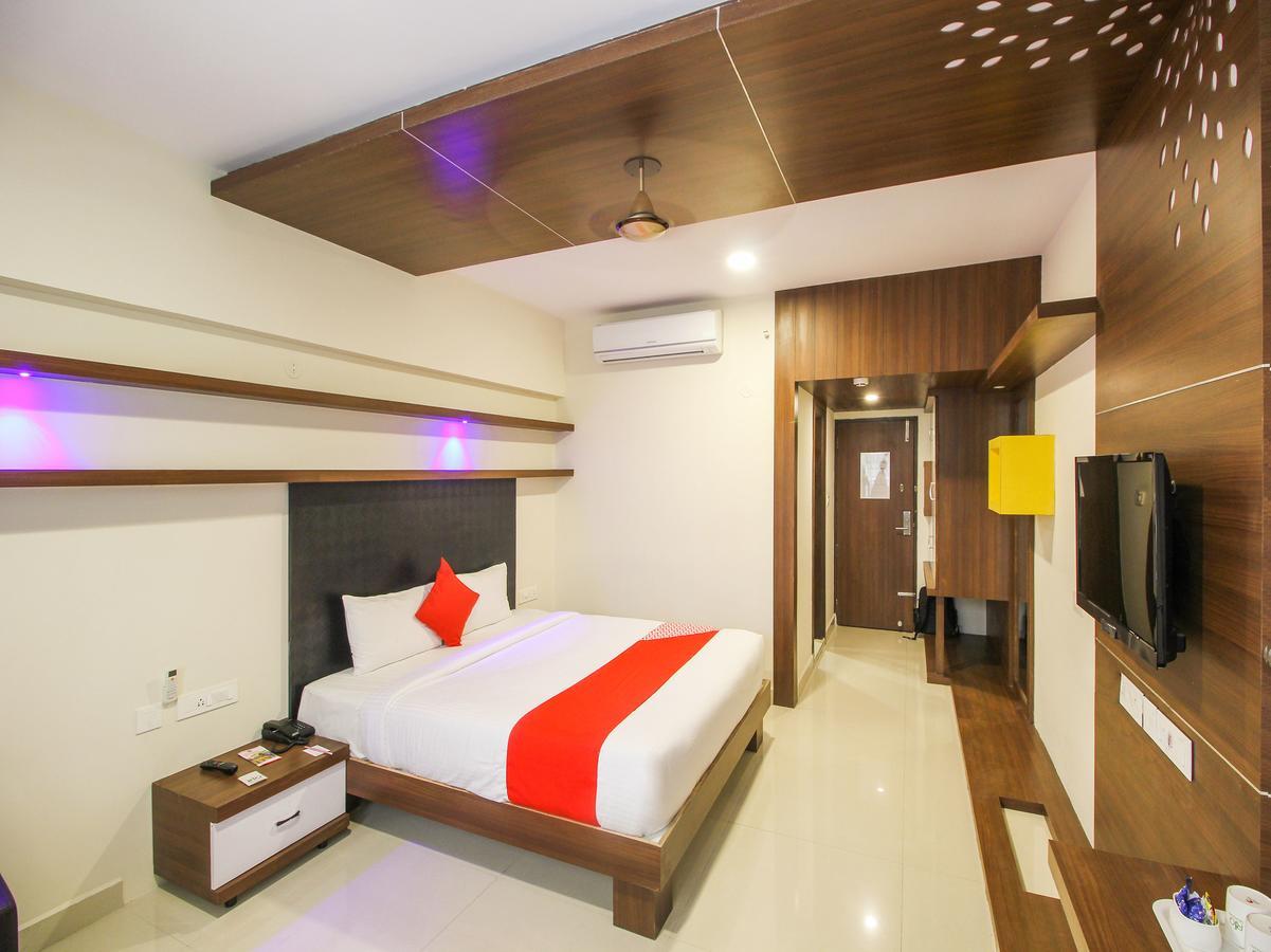 Rio Meridian Hotel Mysore Exterior photo