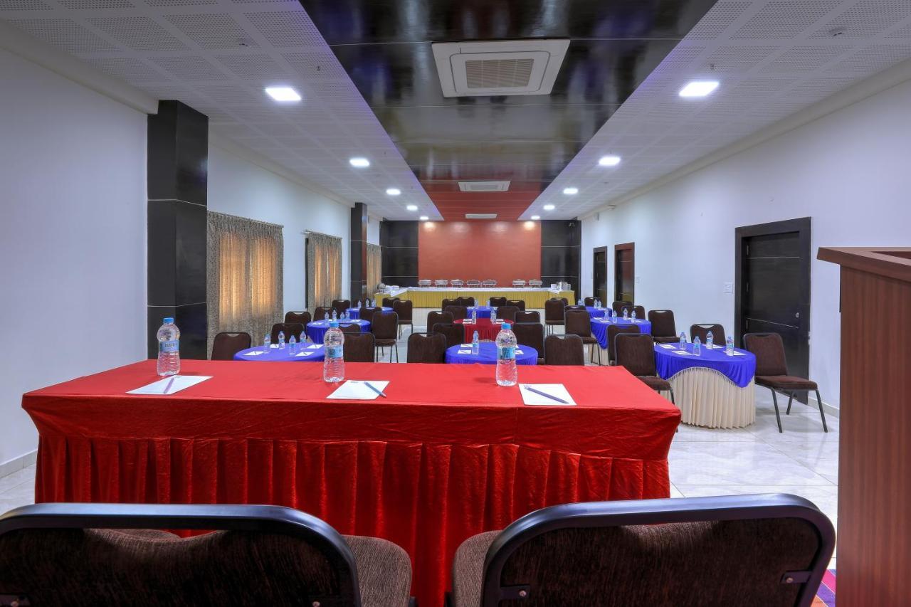 Rio Meridian Hotel Mysore Exterior photo