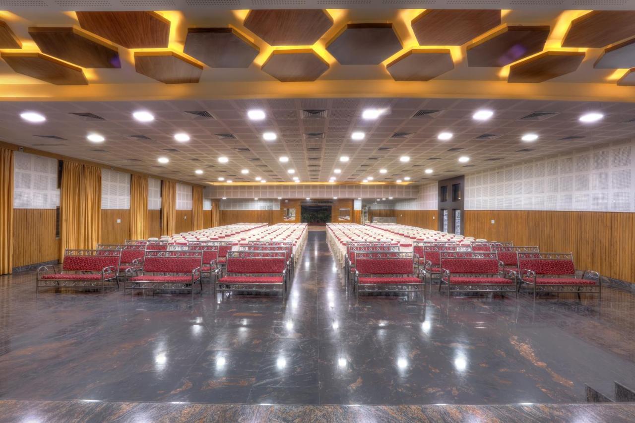 Rio Meridian Hotel Mysore Exterior photo